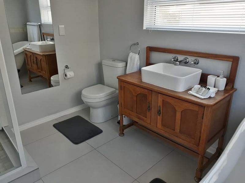 5 Bedroom Property for Sale in Country Club Western Cape